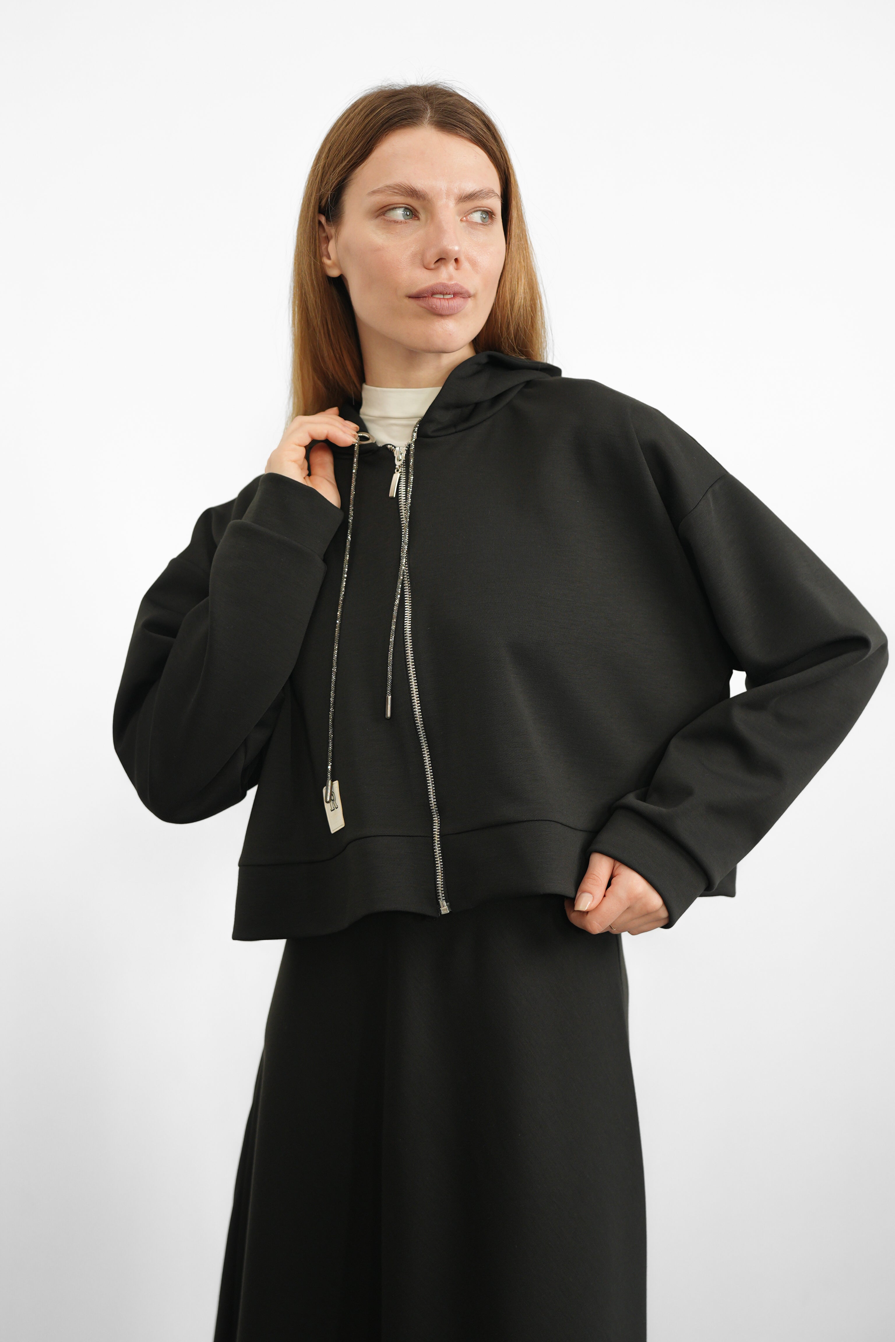 Tencel Kumaş Etiket Detaylı Kapüşonlu - Siyah