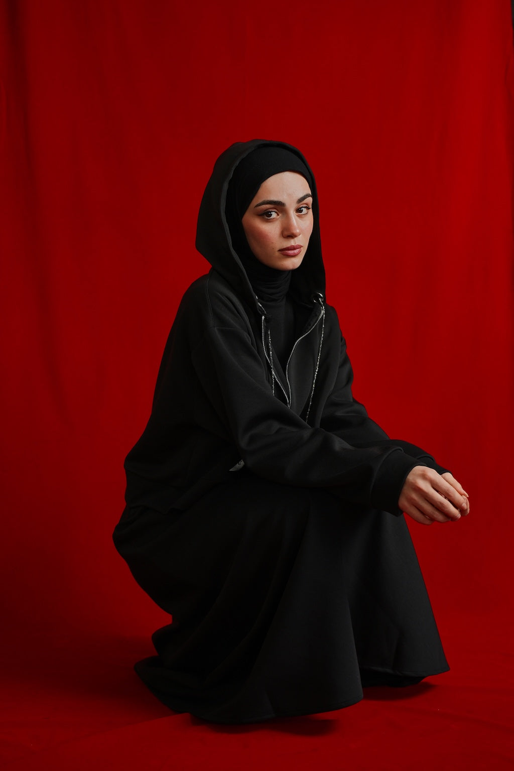 Tencel Kumaş Etiket Detaylı Kapüşonlu - Siyah